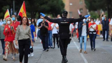 صورة إسبانيا: مكتب المدعي العام يقر إن حالة الإنذار ليست كافية لحظر المظاهرات باستثناء الخطر على الصحة العامة