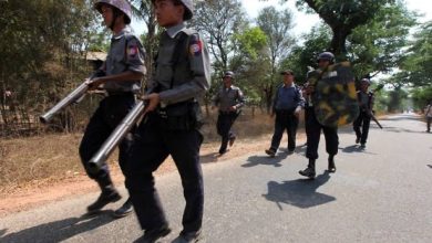 صورة ميانمار: مخاوف على وسائل الإعلام وسط الاحتجاجات السلمية مع تضييق الخناق على الجيش