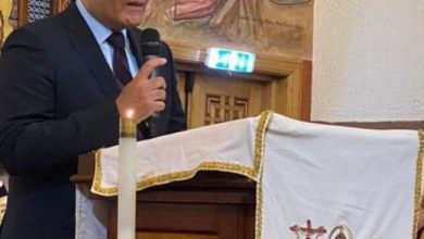 صورة مشاركة السفير المصرى لدى هولندا فى قداس عيد القيامة المجيد
