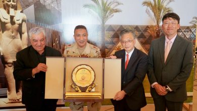 صورة سفير اليابان بالقاهرة يشارك فى حفل افتتاح “ترميم القارب الثانى للملك خوفو” 
